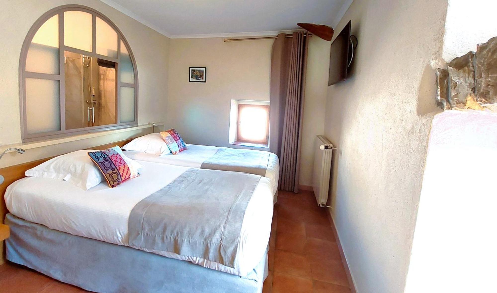 Logis Les Murets Restaurant Hotel 3*
